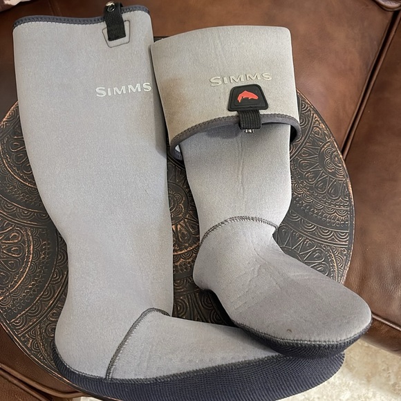 Final markdown, buy it now. Simms Black Neoprene Wading Socks - Picture 6 of 9